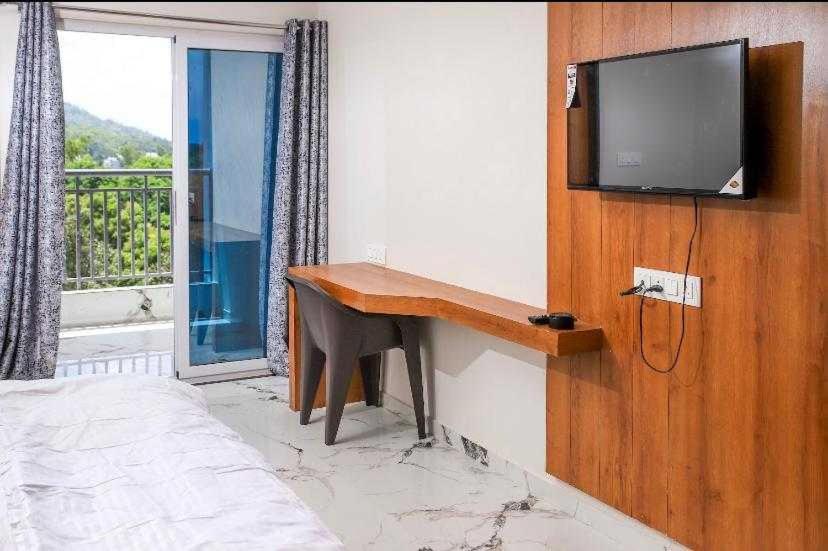 Super Townhouse Ambaji Formerly Hotel Kardhar Inn Exterior foto